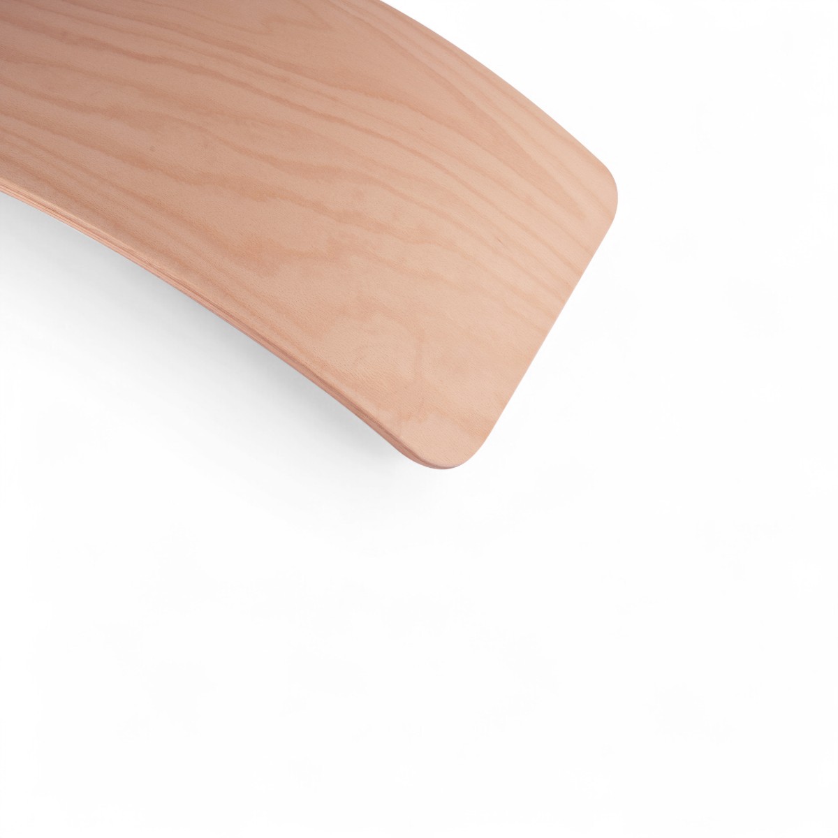 Surface brillante de la planche d’équilibre Wobbel Original Laquée, finition transparente sans feutre