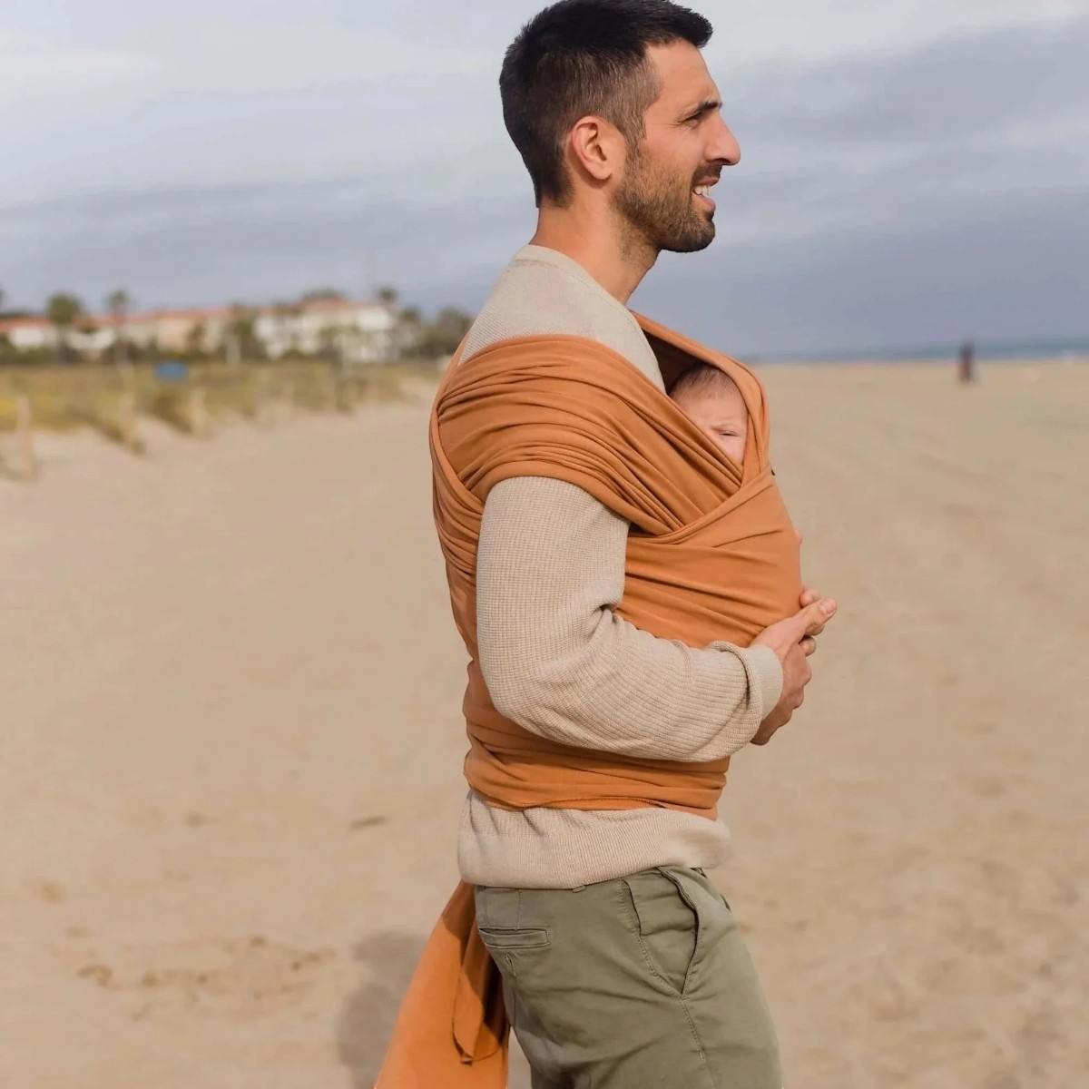 Portage ventral avec la Boba Wrap Fox marron