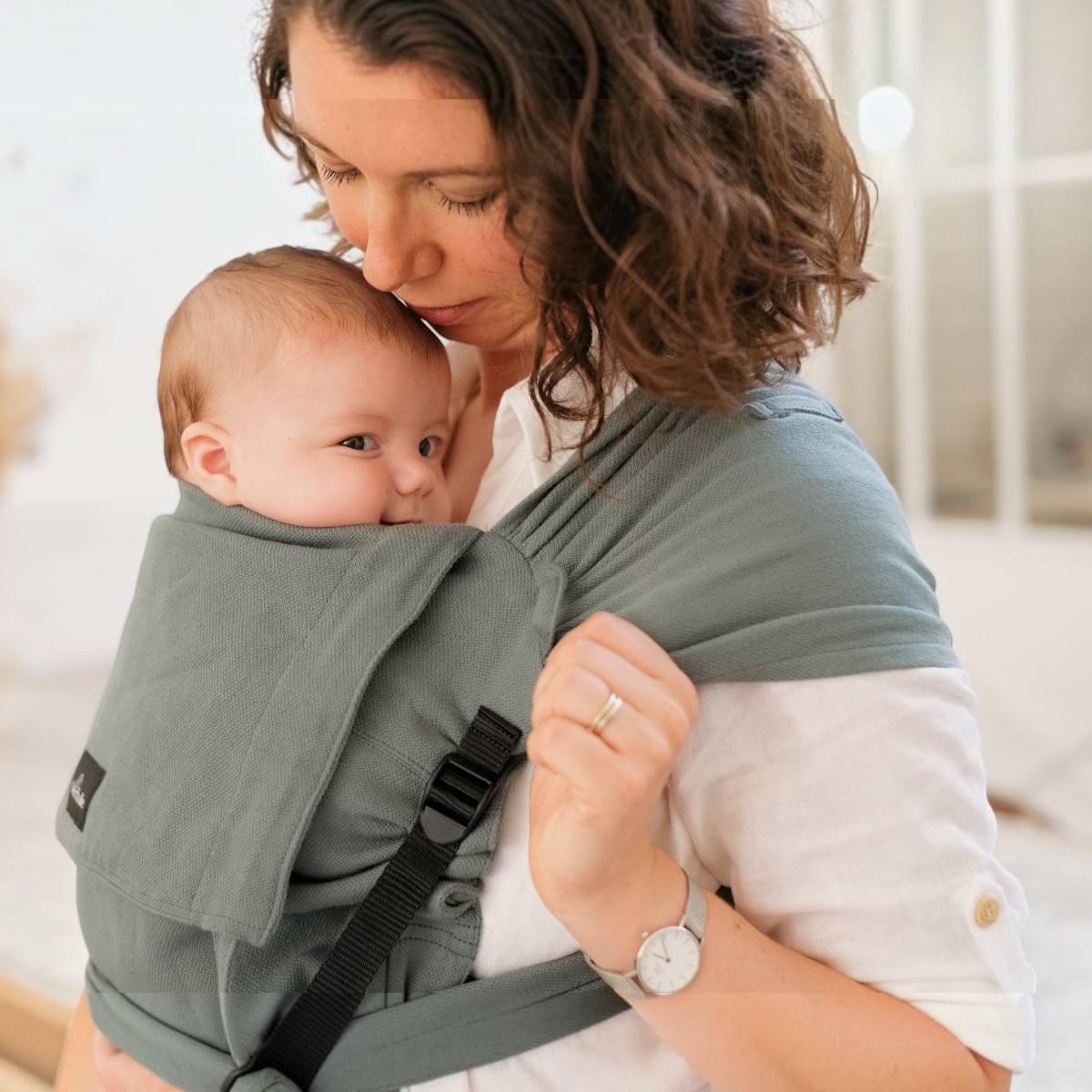 P\'tit Evo, le porte-bébé physiologique hybride Mei Tai de Néobulle