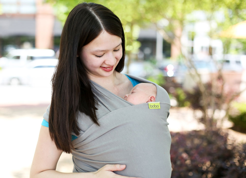 Echarpe De Portage Ou Porte Bebe Que Choisir Actualites Arche De Neo