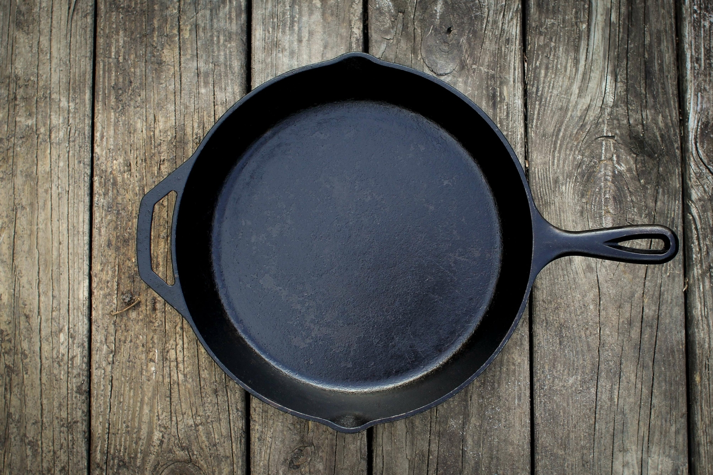 Poêle en Fonte Naturelle 30 cm Lodge Cast Iron Arche de Néo