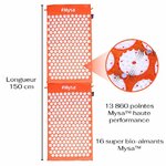 Vue verticale du tapis Magnetic Mysa XXL orange avec mention de ses 13 860 pointes et de ses 16 bio-aimants intégrés.