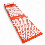 Vue inclinée du tapis d’acupression Magnetic Mysa XXL montrant les fleurs d’acupression blanches