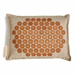 Coussin d’acupression Akumata Eco avec couronnes dorées sur housse en lin