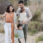 Boba Wrap Fox portée en famille avec bébé