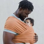Boba Wrap Fox portée avec bébé en position ventrale
