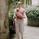Portage ventral avec la Boba Wrap Dusty Pink rose