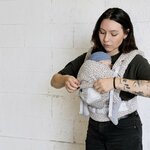 Réglage du PhysioCarrier 2 Leopard Love Radius avec bébé