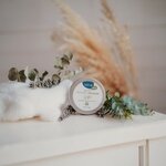 Baume pectoral Atchoum Néobulle présenté dans un décor naturel