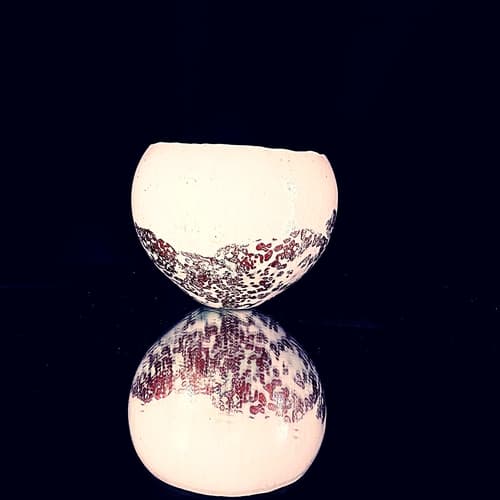 Bougie artisanale en forme de coquille aux teintes naturelles et poudre de cuivre, objet de décoration authentique, bougie en cire de soja et coco.