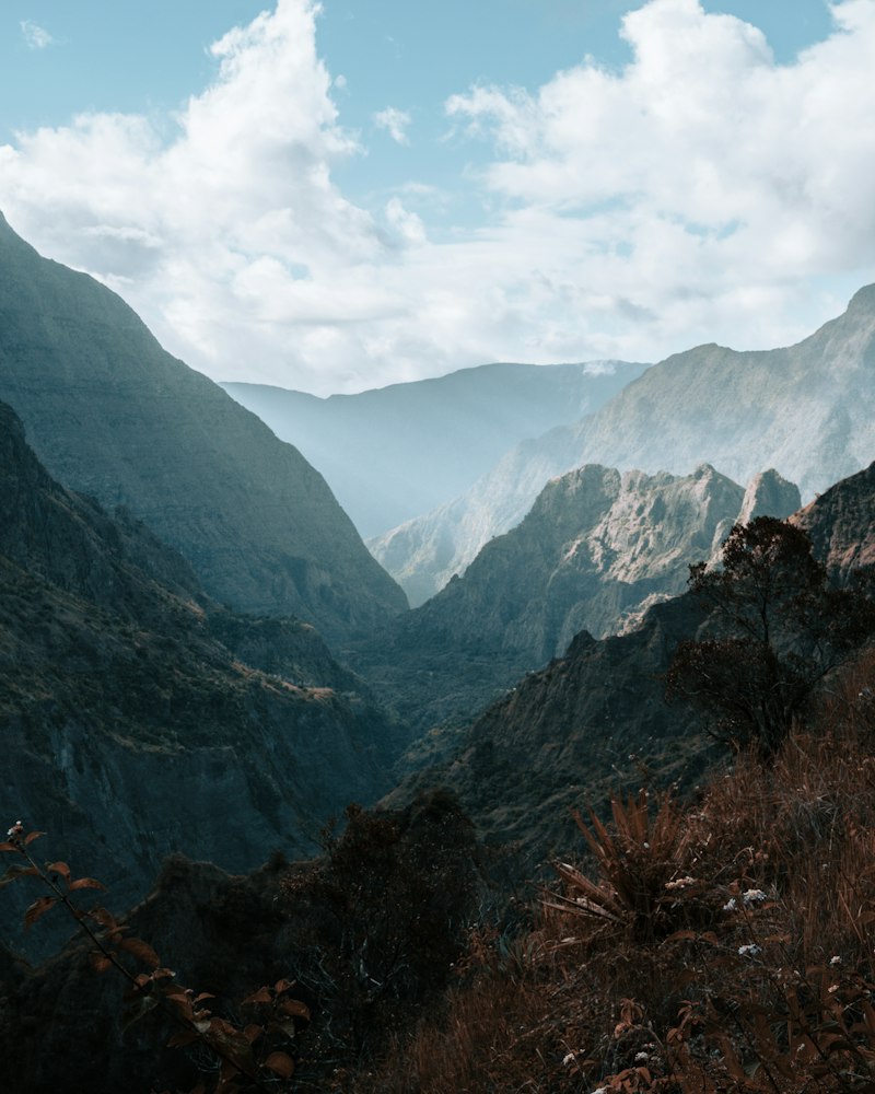Cirque montagneux et vallées encaissées de La Réunion