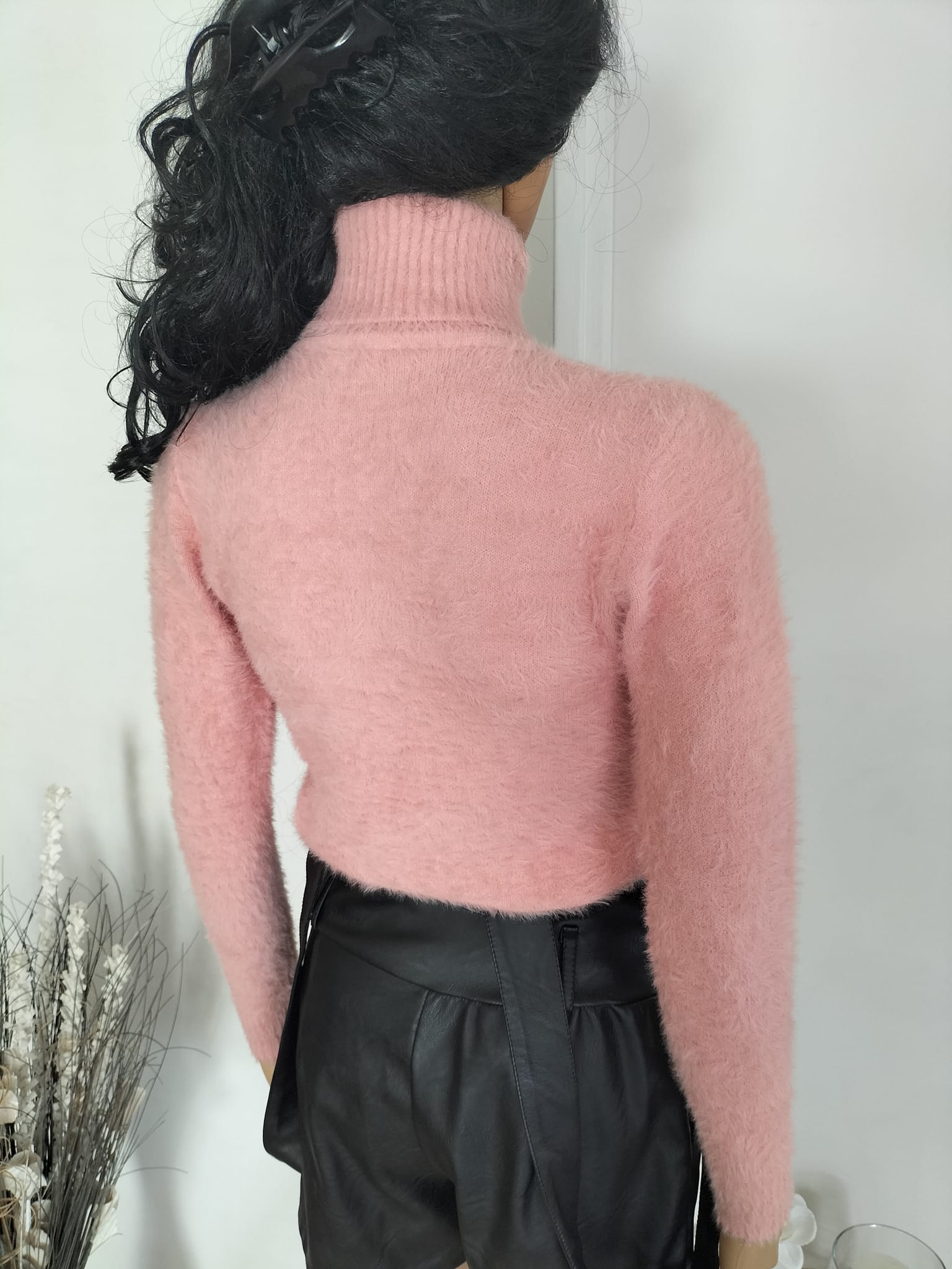 Pull rose col roulé femme (3)