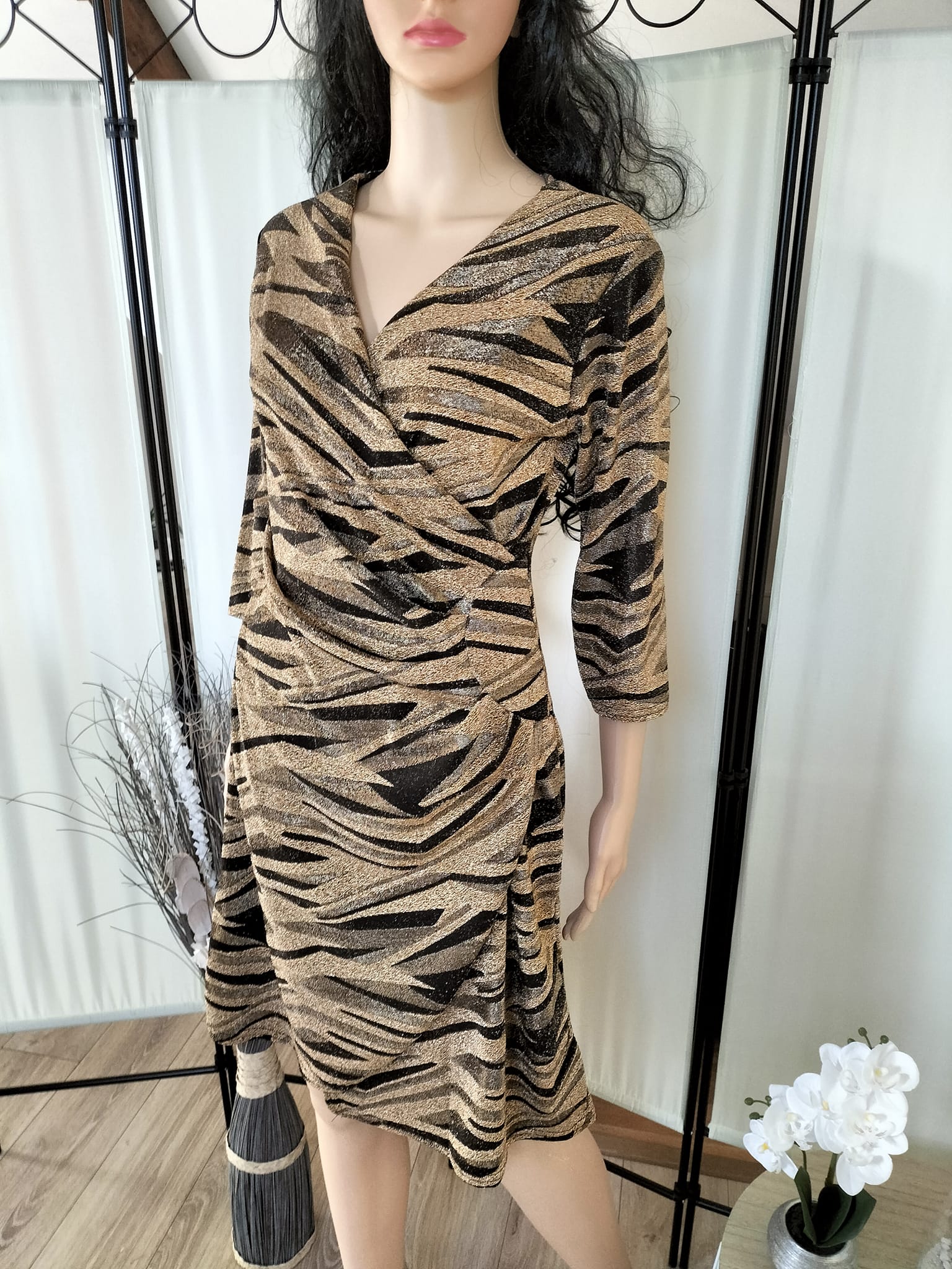 Robe noire et dorée (4)