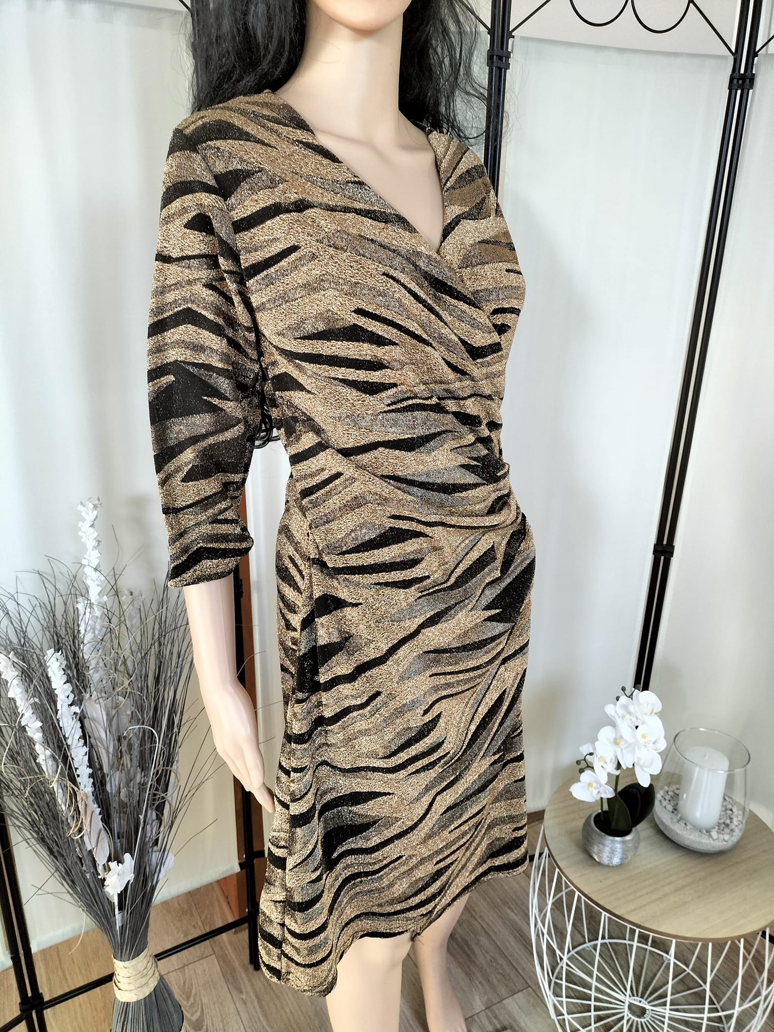 Robe noire et dorée (2)