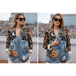 Femme élégante au blazer cosmique