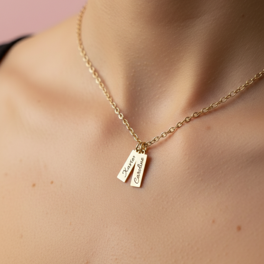 collier pendentif rectangulaire doré
