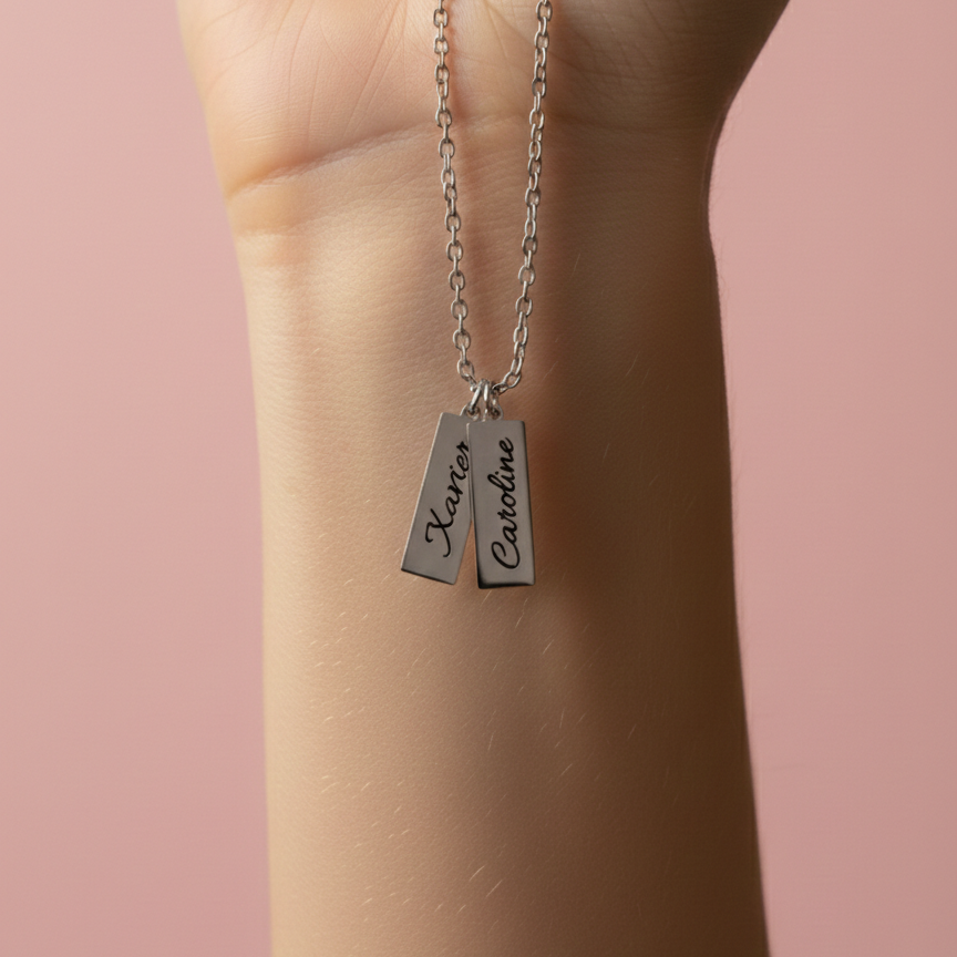 collier pendentif rectangulaire argenté