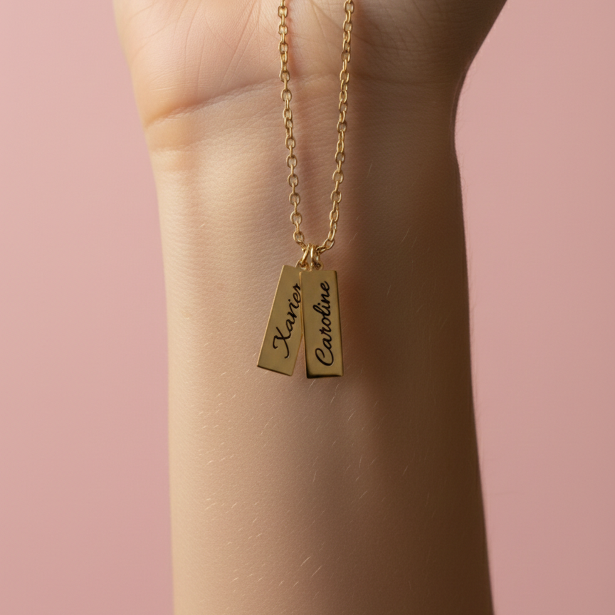 collier pendentif rectangulaire doré
