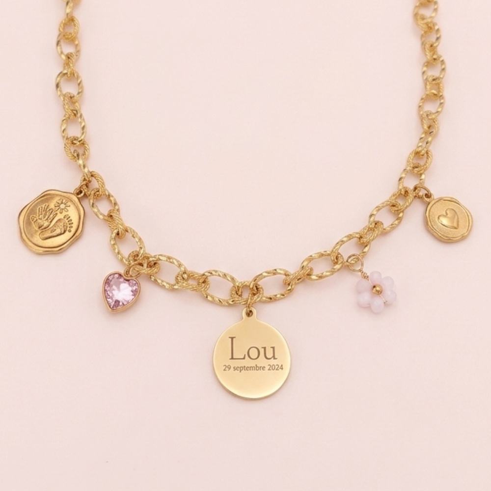 Collier charms médaille gravée