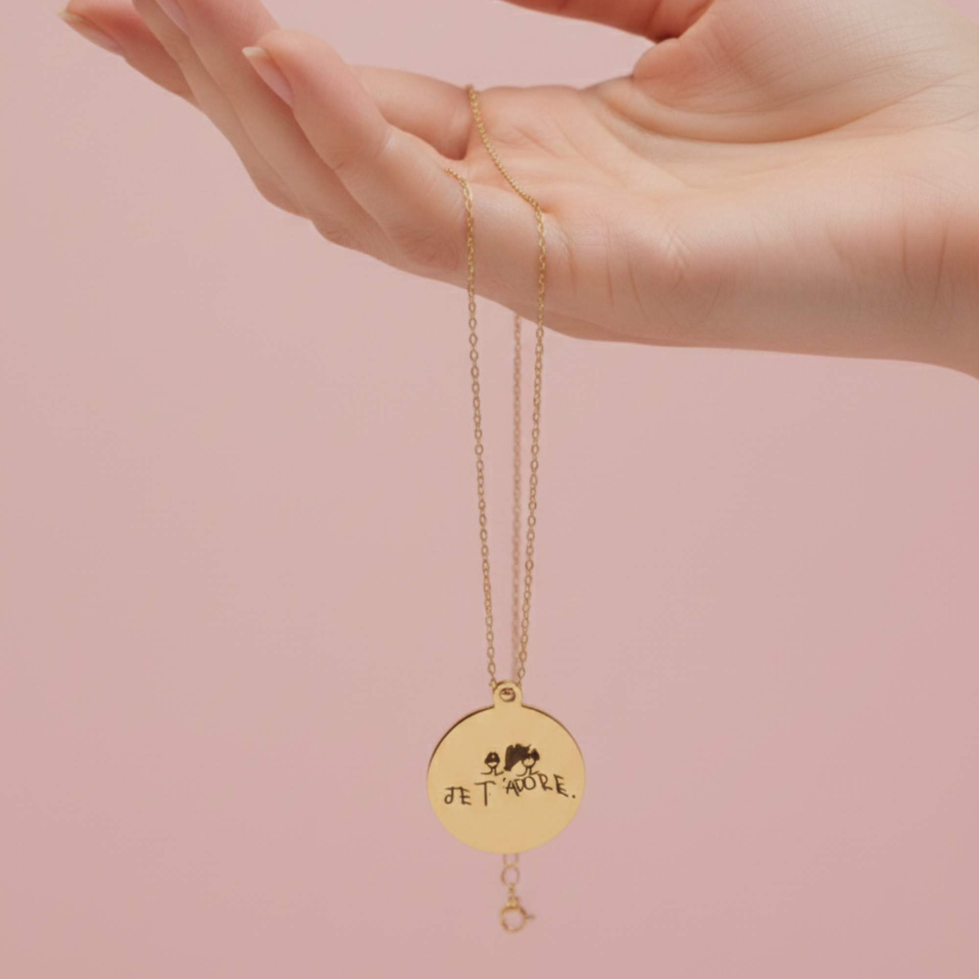 collier dessin enfant suspendu