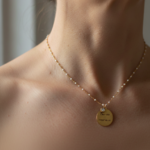 Collier porté chaine perlée