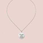 collier médaille argentée prénom