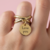 bague médaille gravée