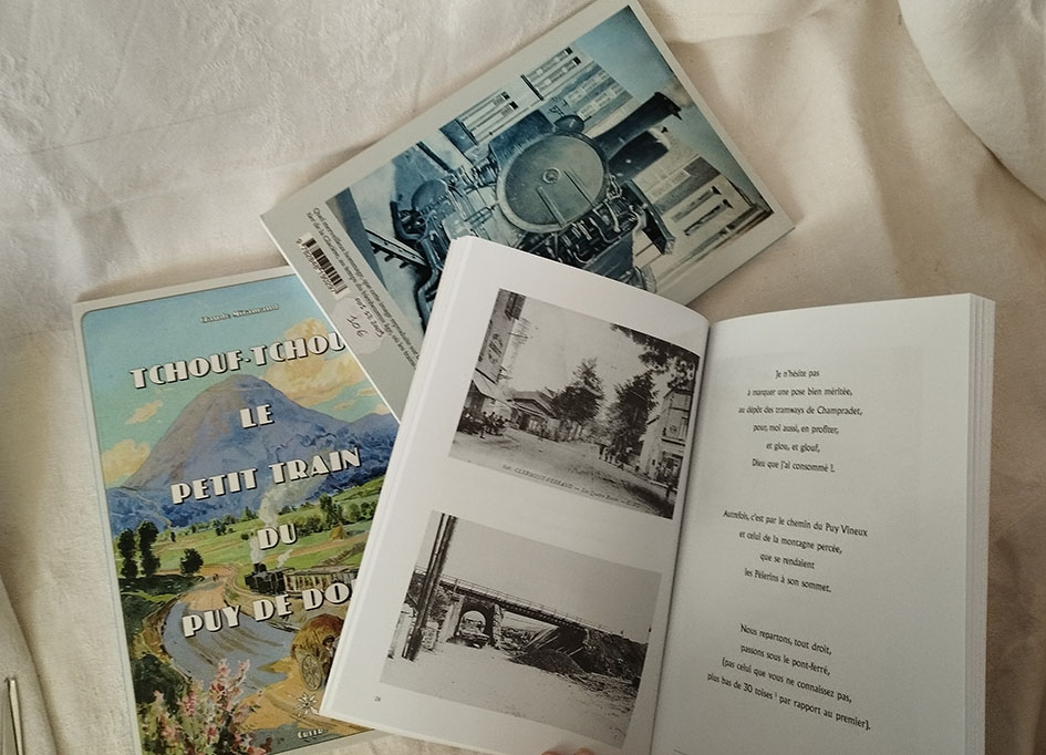Présentation du livre Tchouf Tchouf le petit train du Puy-de-Dôme - Éditions CRÉER - 1e 4e  de couverture et livre ouvert sur illustration et poème