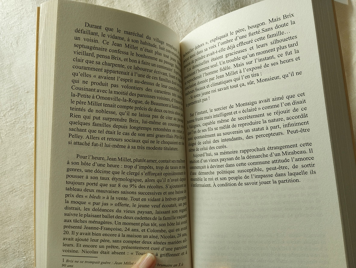 Livre ouvert - Le sorcier de Montaigu - roman uchronique de Jaques Marion aux éditions Créer