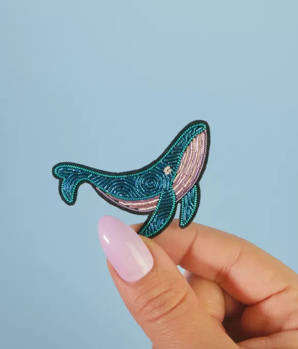 bROCHE FAIT MAIN BALEINE