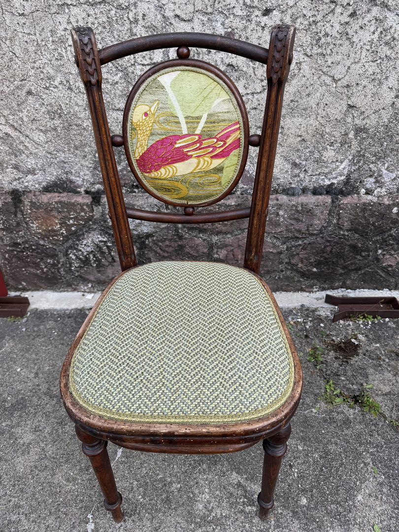 Salon Art Nouveau Maison Fischel 2 chaises motifs oiseaux - Galerie Georgette