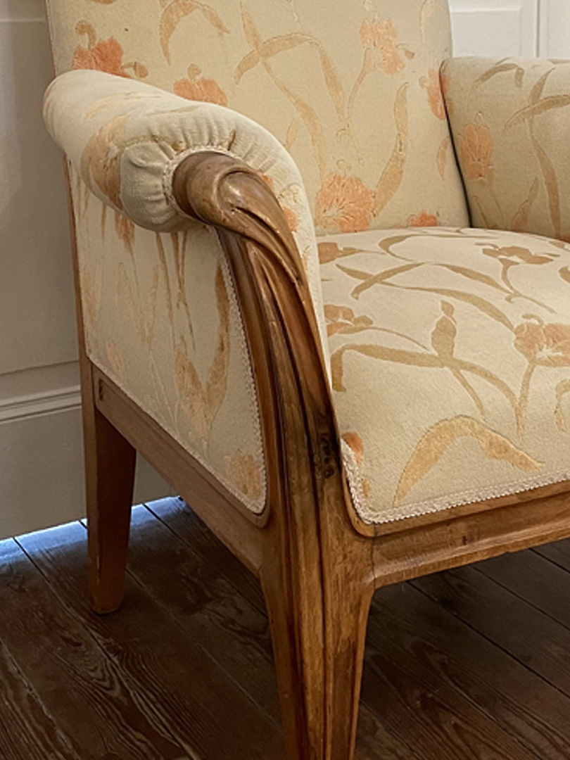 Fauteuil Majorelle noyer - Galerie Georgette Antiquités Art Nouveau