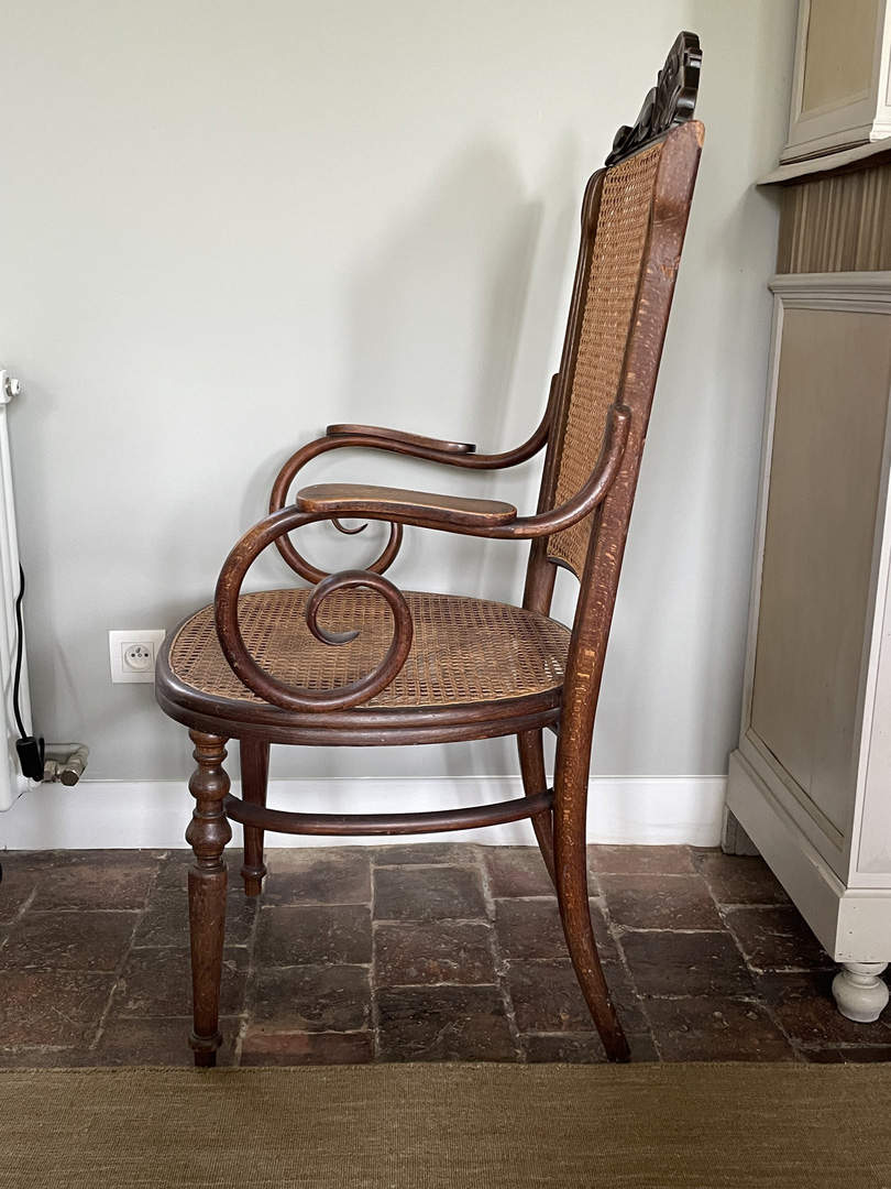 Paire Fauteuils Fischel cannés Art Nouveau manchettes plates galbées - Galerie Georgette Antiquités Art Nouveau