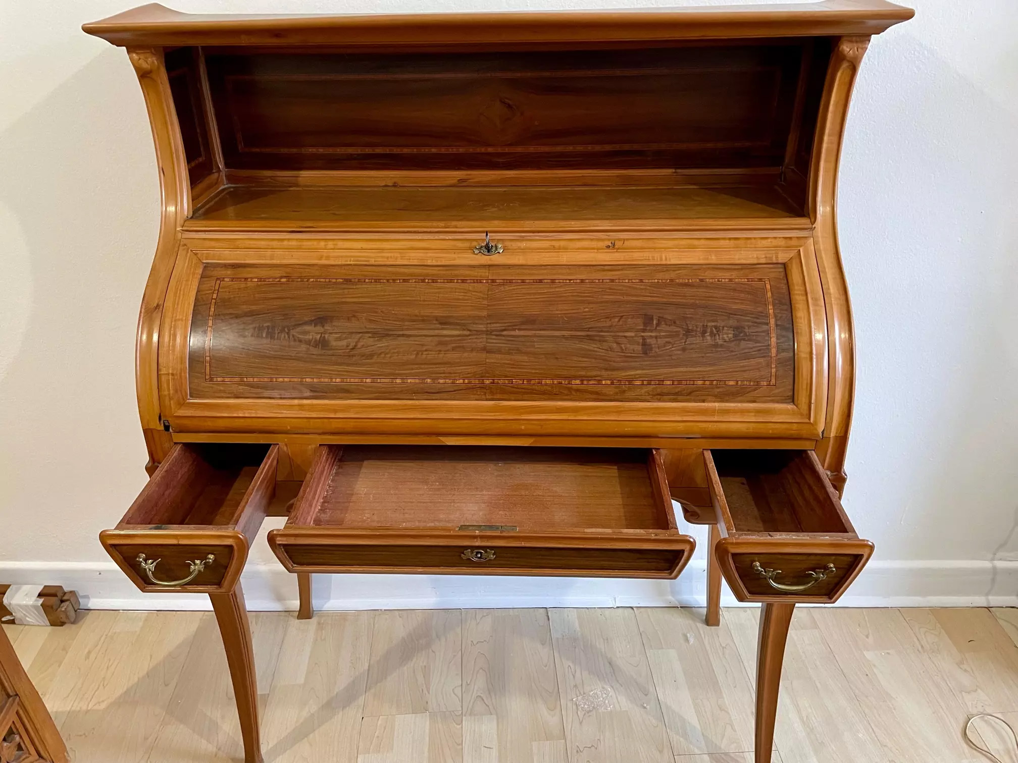 Bureau cylindre Art Nouveau Ecole de Nancy - 3 tiroirs en ceinture - Galerie Georgette Antiquités Art Nouveau