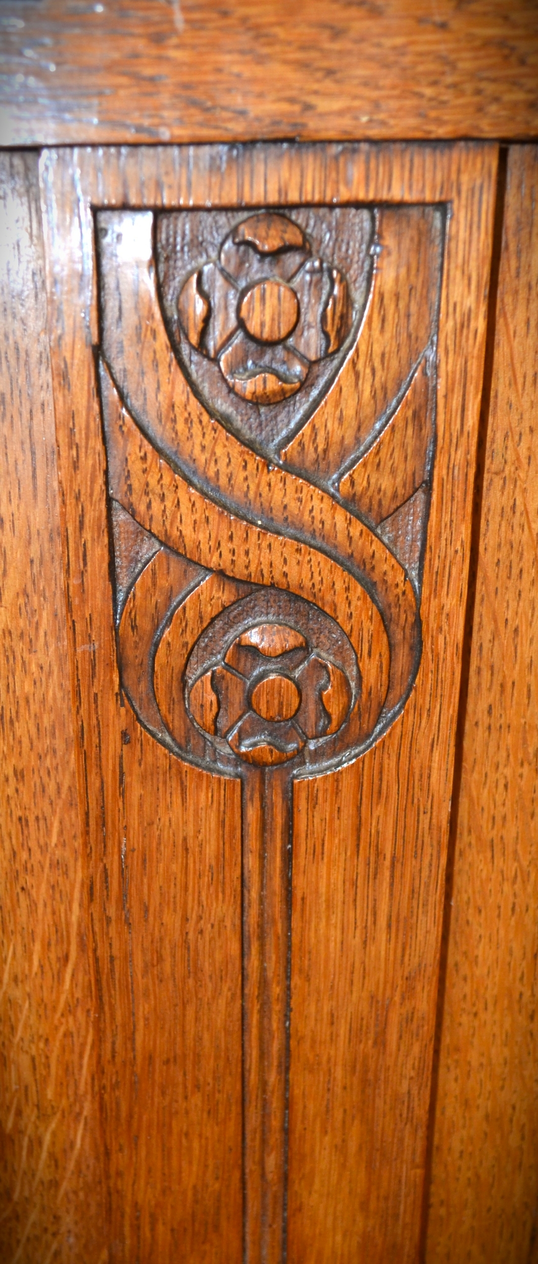 Buffet Art Nouveau style Art &amp; Craft - detail chêne - Galerie Georgette Antiquités Art Nouveau