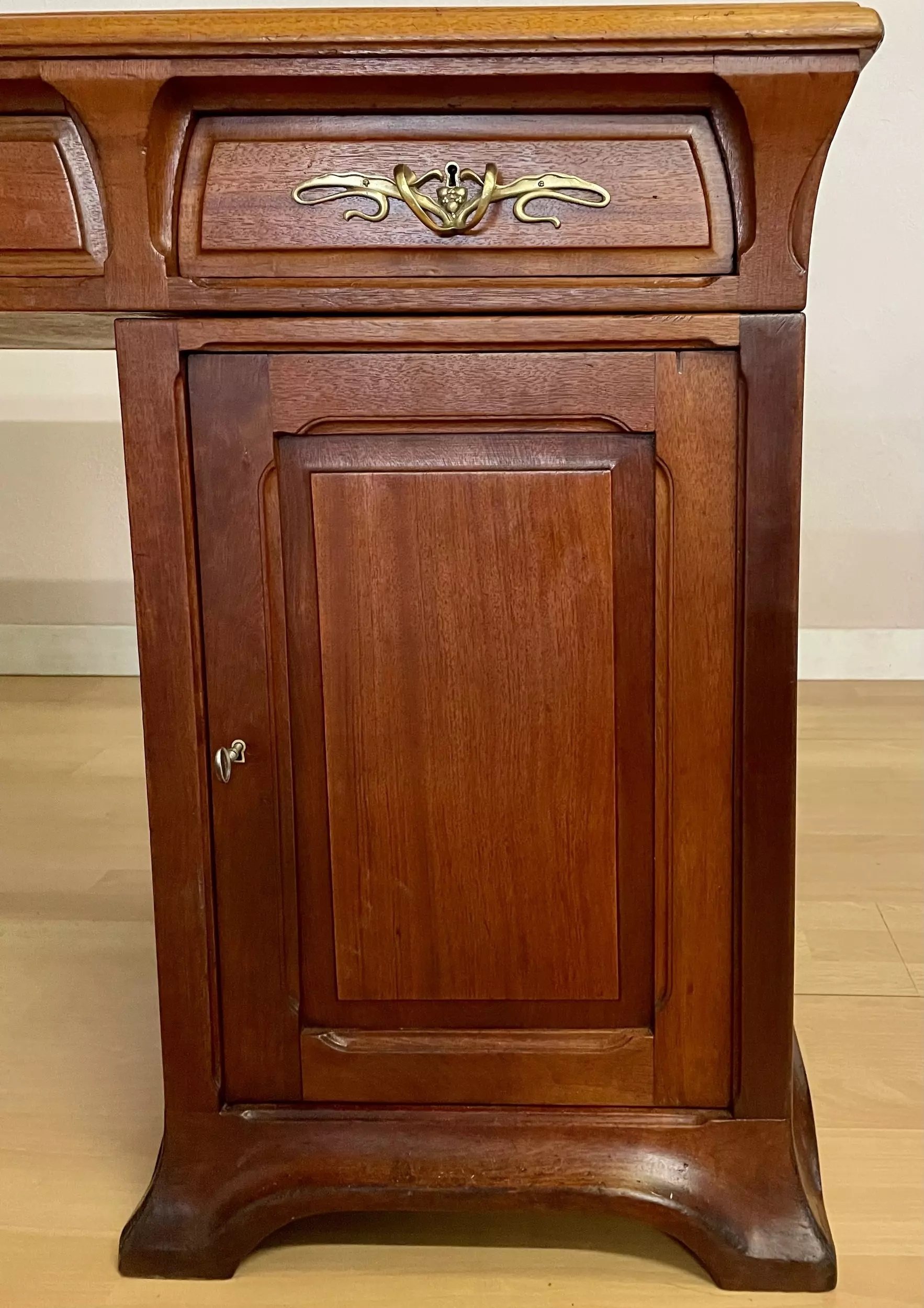 Bureau Louis Majorelle - Hémispheres - Art-Nouveau-Annees 1900