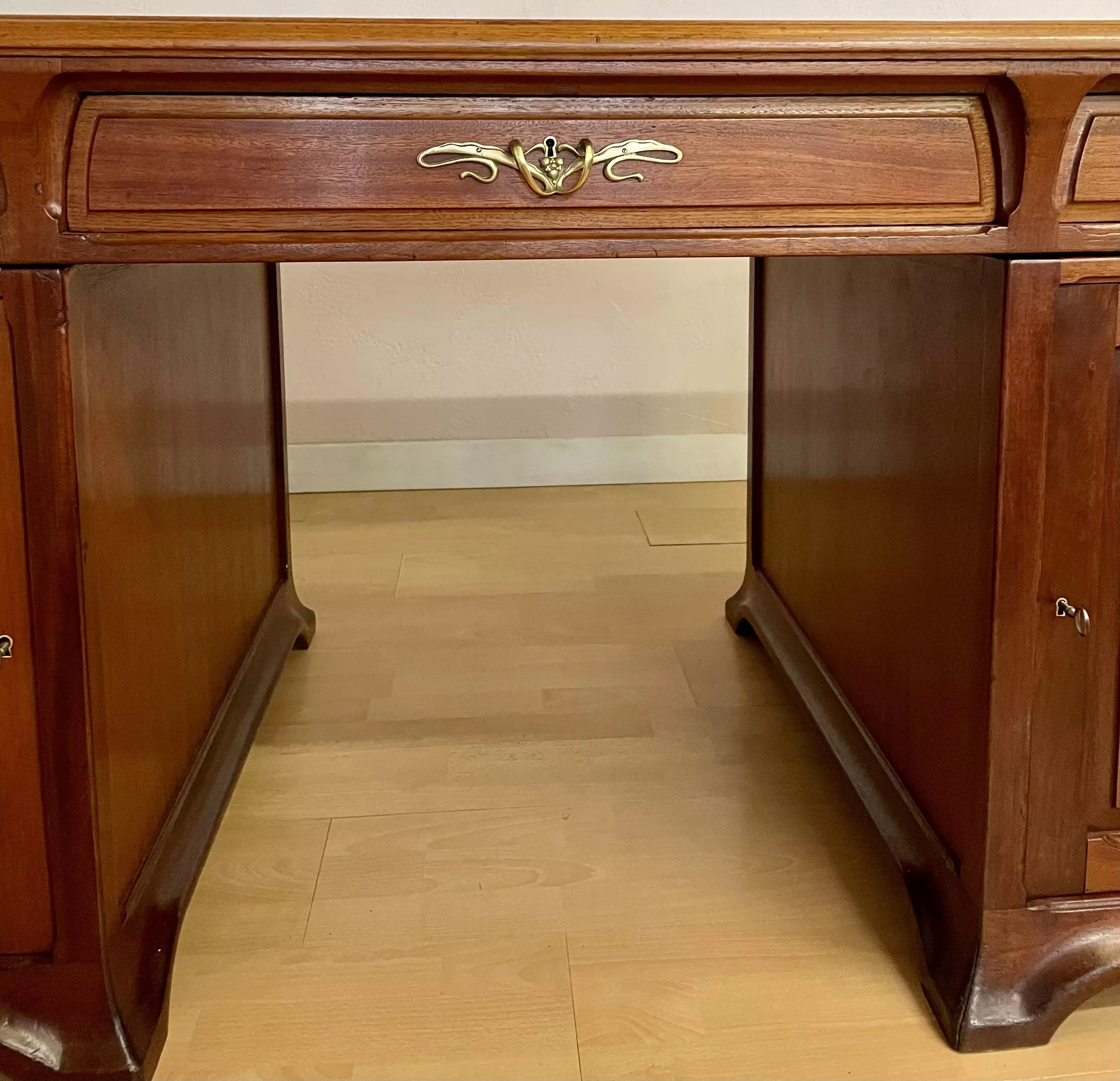 Bureau Louis Majorelle - Hémispheres - tiroirs en ceinture -Art-Nouveau-Annees 1900