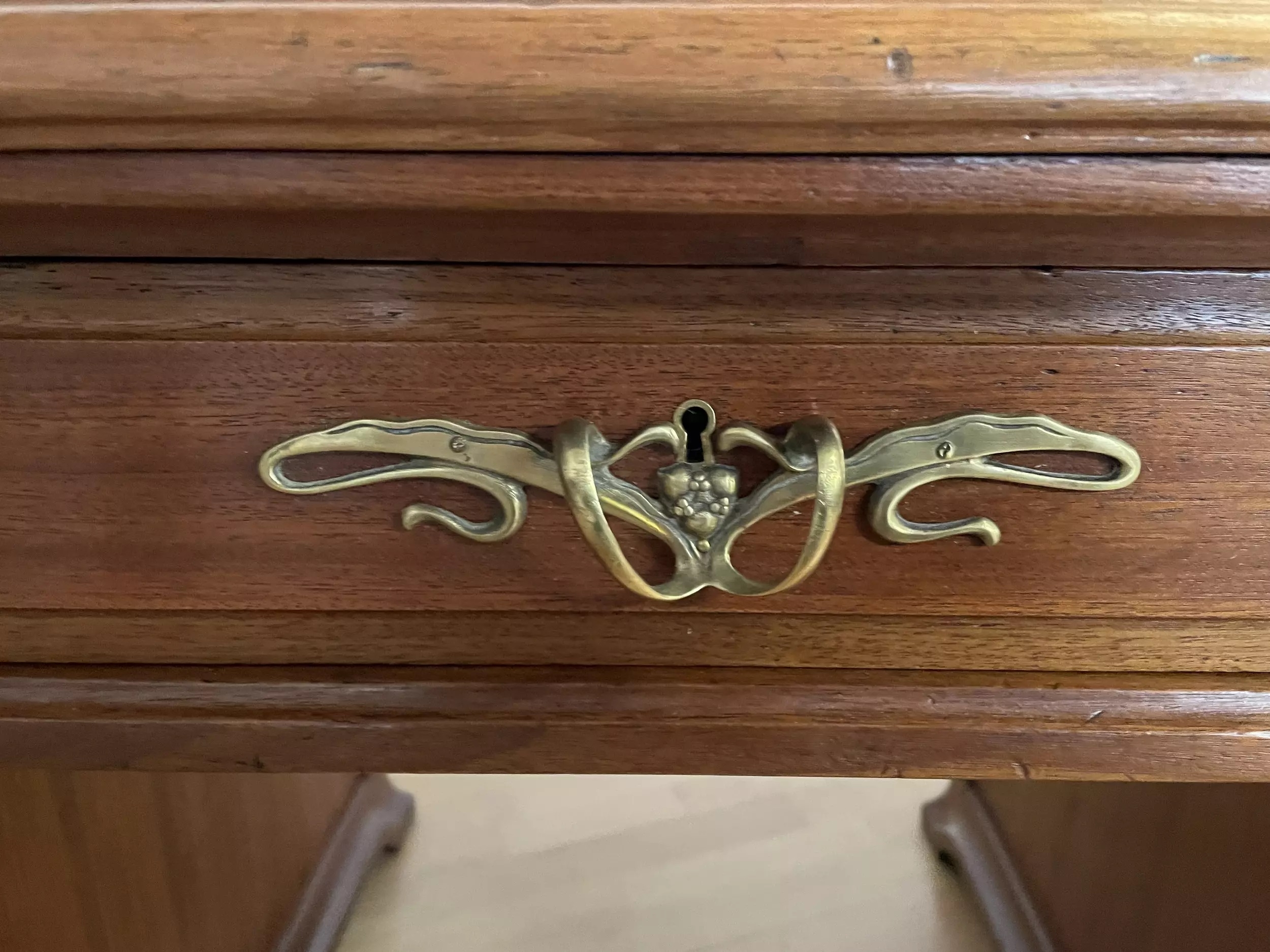 Bureau Louis Majorelle - modèle Hémispheres - motifs vegetaux -Art-Nouveau-Annees 1900