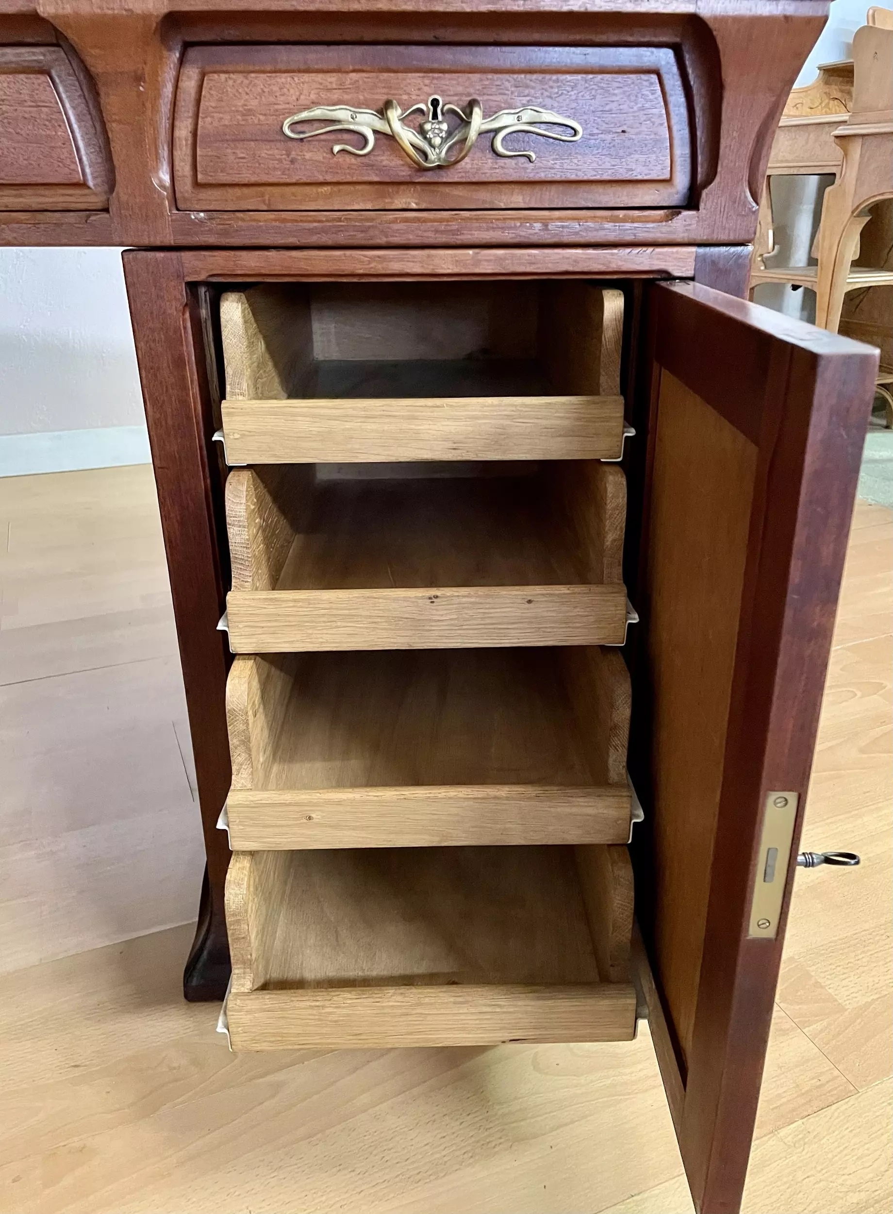 Bureau Louis Majorelle - modèle Hémispheres - vantail - Art-Nouveau-Annees 1900