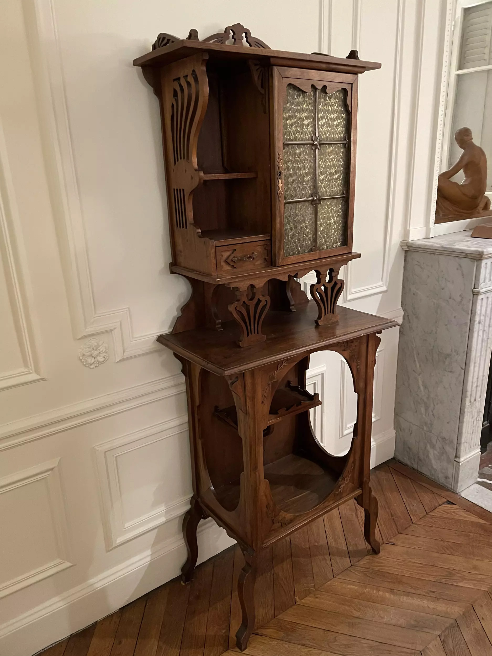 Vitrine Art Nouveau porte vitrée bois naturel - Galerie Georgette Antiquités Art Nouveau