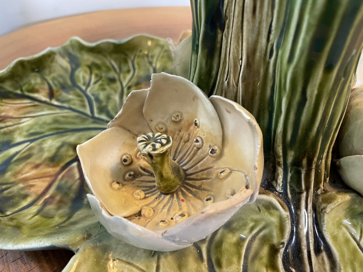 Centre de table Onnaing Barbotine fleur nénuphars - Centre de Table Art Nouveau
