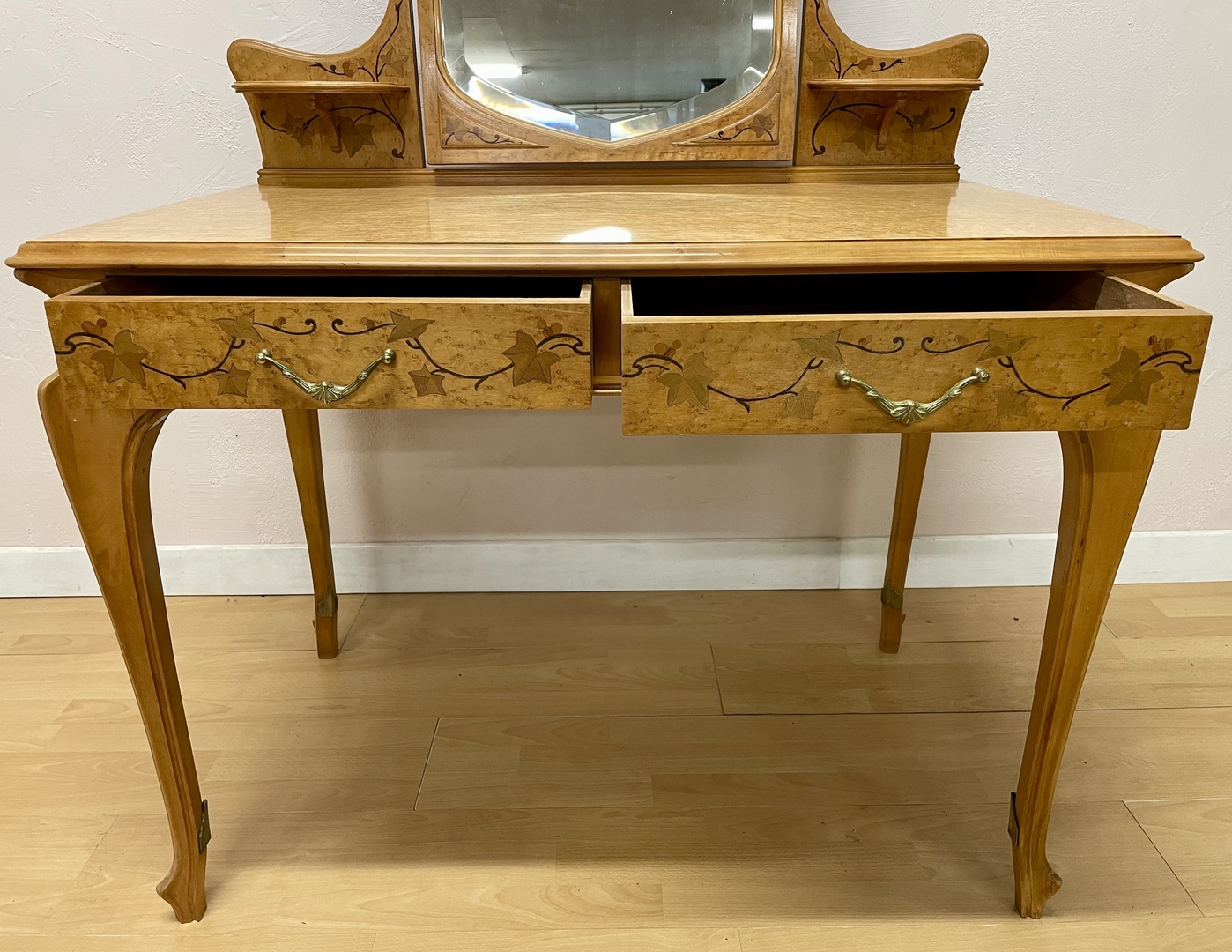 Coiffeuse Art Nouveau Ecole de Nancy 2 tiroirs motif lierre - Galerie Georgette Antiquités Art Nouveau