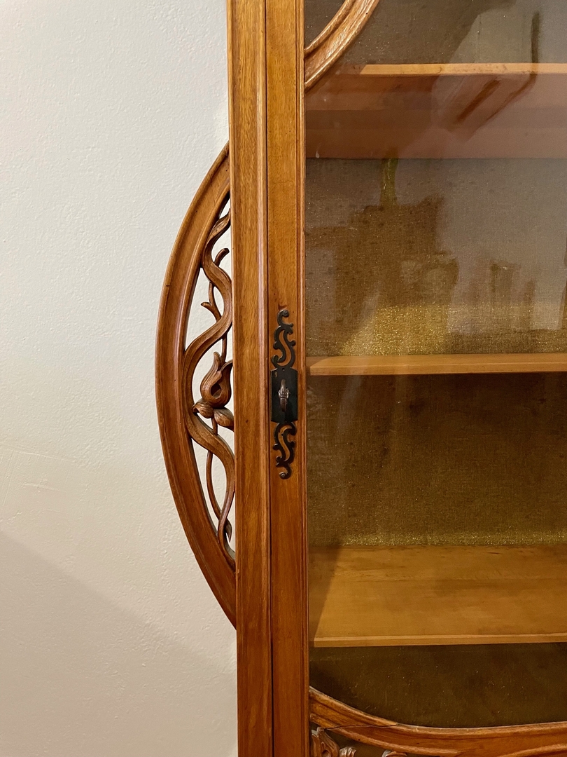 Vitrine Art Nouveau Ecole de Nancy 4 étagères - Galerie Georgette Antiquités Art Nouveau
