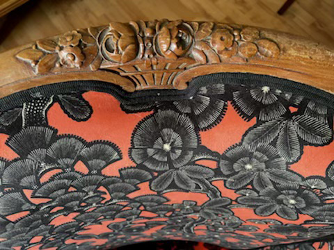 Paire Fauteuils Art Déco attribués Paul FOLLOT sculptés fleurs - Galerie Georgette Antiquités