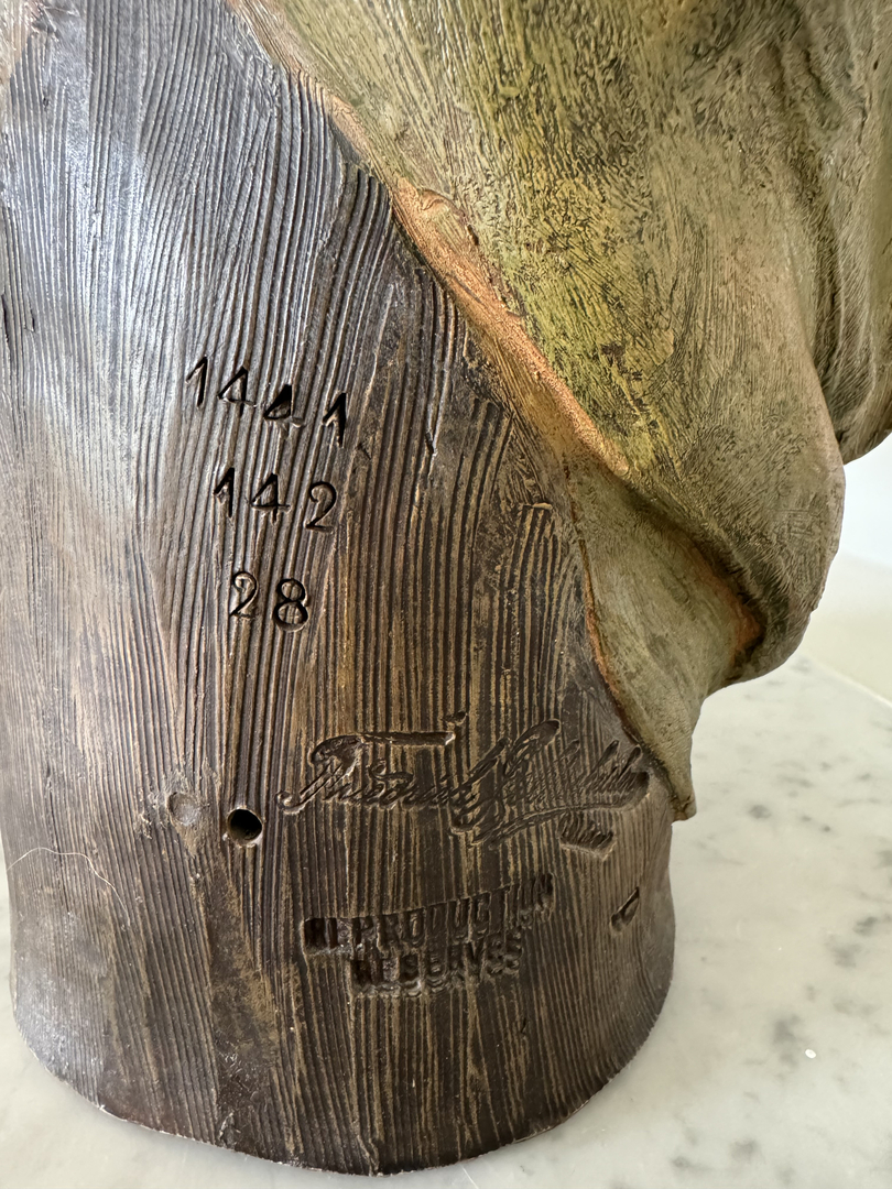 Buste Femme Goldscheider marquage signature - Galerie Georgette Antiqué Art Nouveau