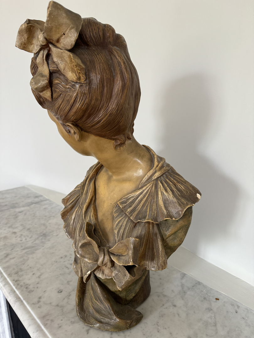 Buste Femme signature Goldscheider terre cuite - Galerie Georgette Antiqué Art Nouveau
