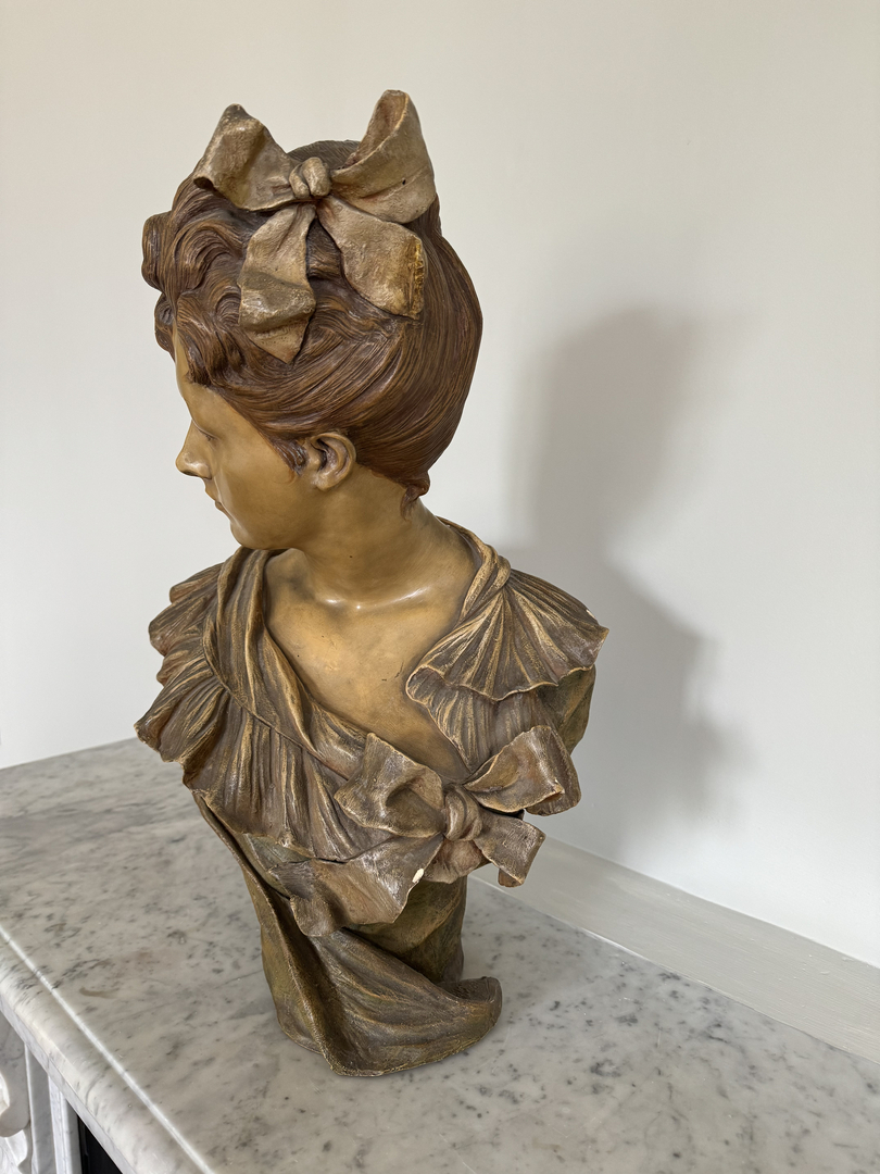 Buste Femme signature Goldscheider 60cm - Galerie Georgette Antiqué Art Nouveau