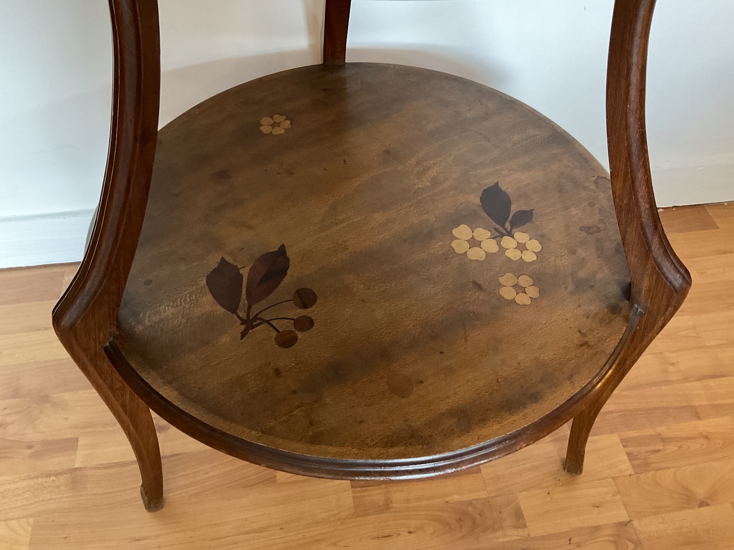 Table a the Majorelle signe - marqueterie fleur cerisier - galerie Georgette - Art Nouveau