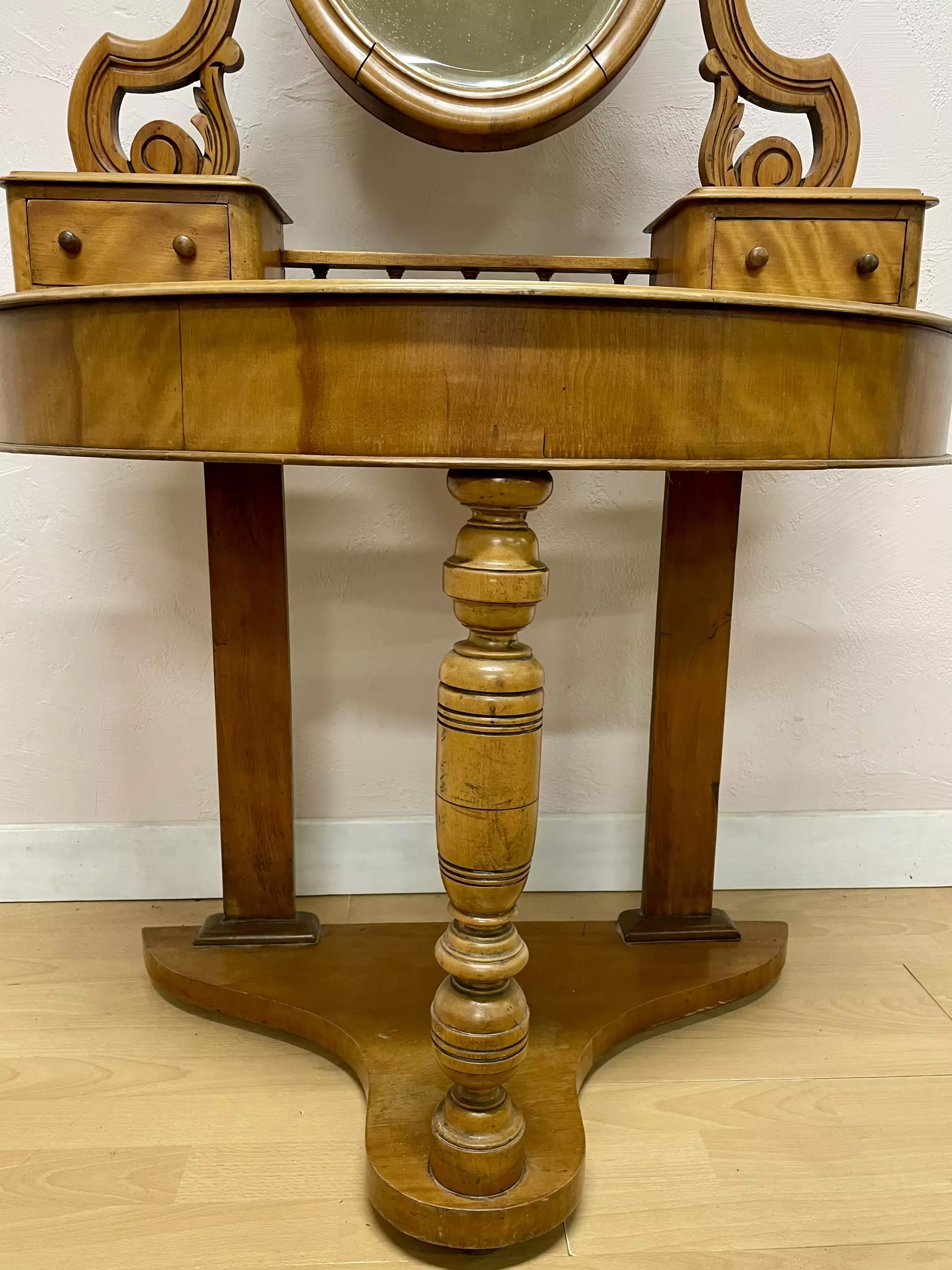 Coiffeuse anglaise plateau circulaire miroir pied central tourné - Galerie Georgette