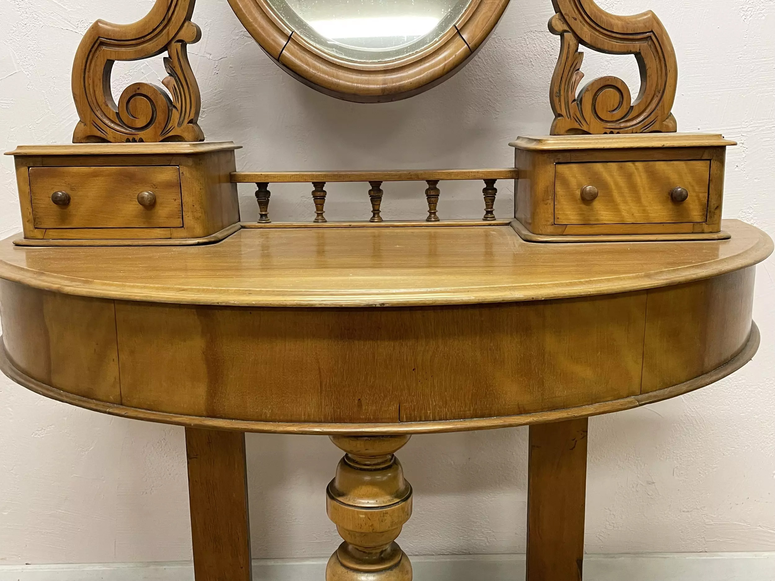 Coiffeuse anglaise plateau circulaire miroir central balconnet - Galerie Georgette